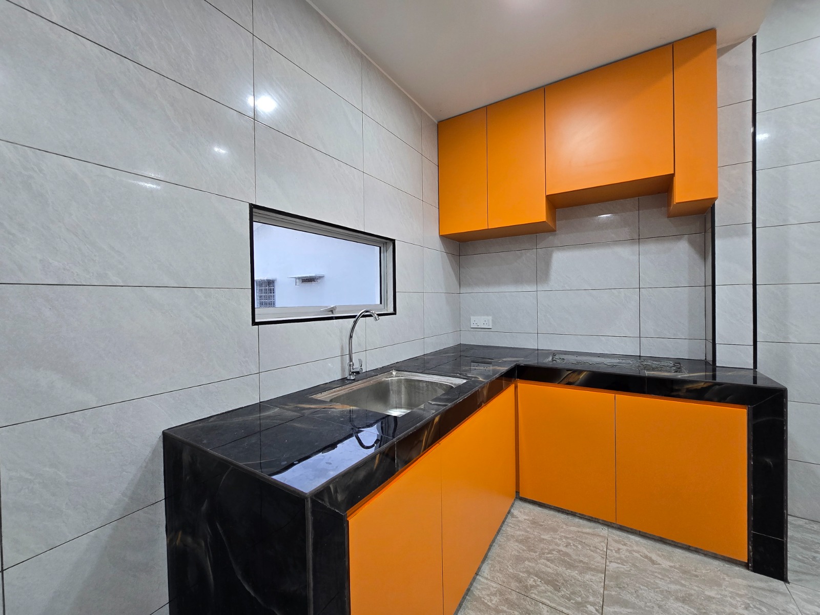 Single Storey Endlot