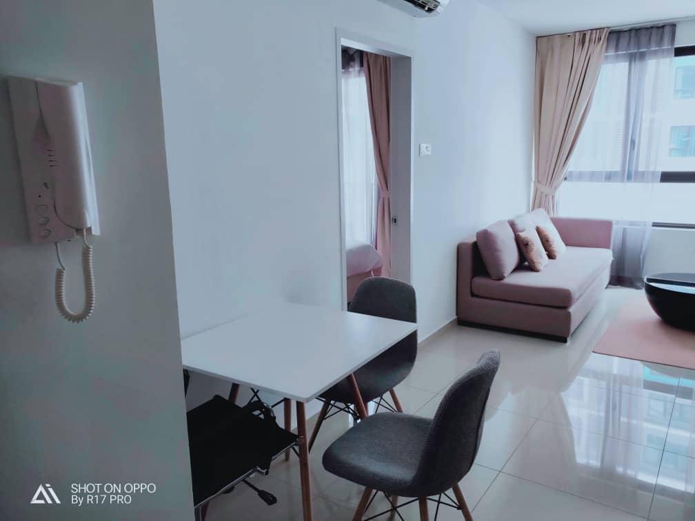 I-Suite @ 1+1 Bedroom & 1 Bathroom)