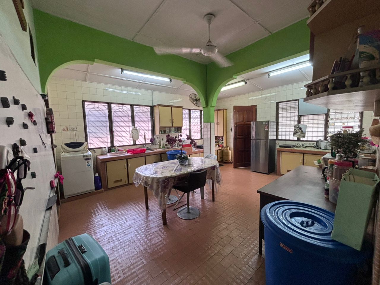 Single Storey Terrace - Corner Lot